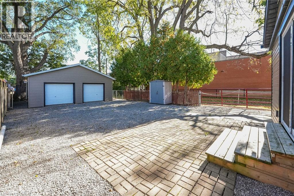 15 Adelaide Street Property Photo 21