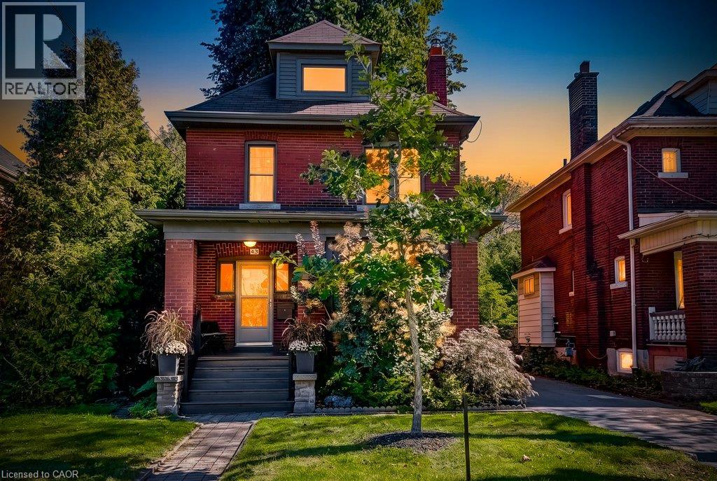 43 Rosslyn Avenue S Property Photo 2
