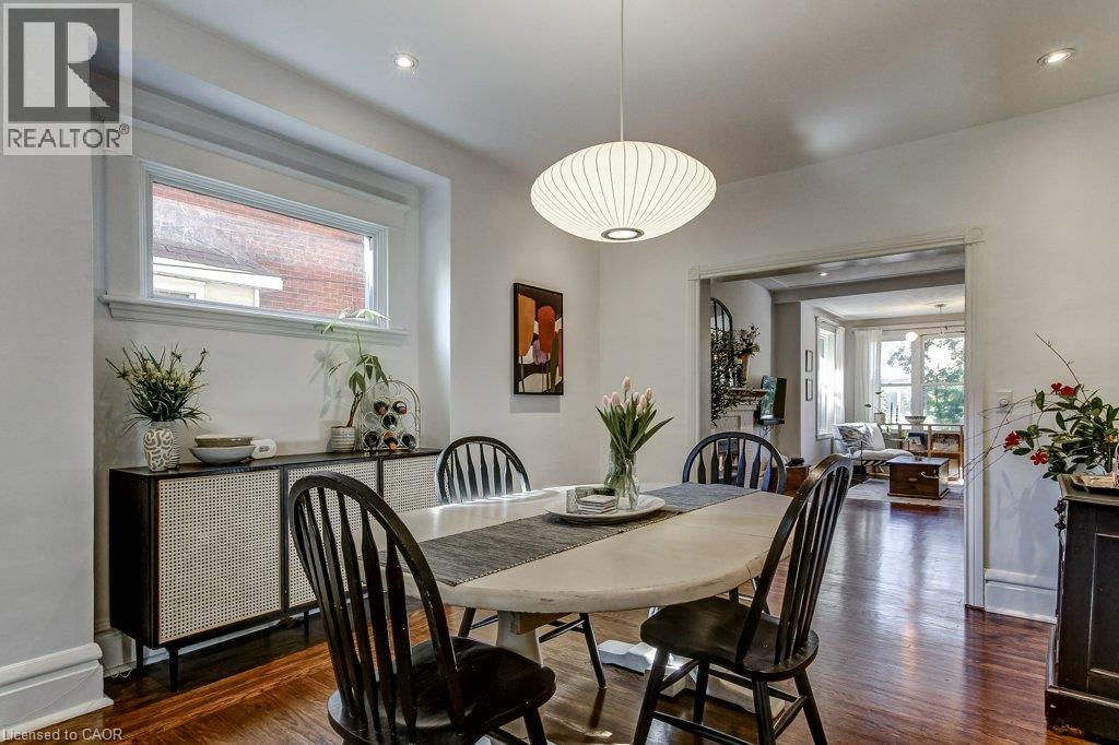 43 Rosslyn Avenue S Property Photo 15