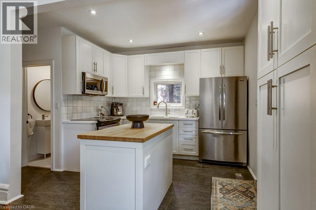 43 Rosslyn Avenue S Property Photo 16