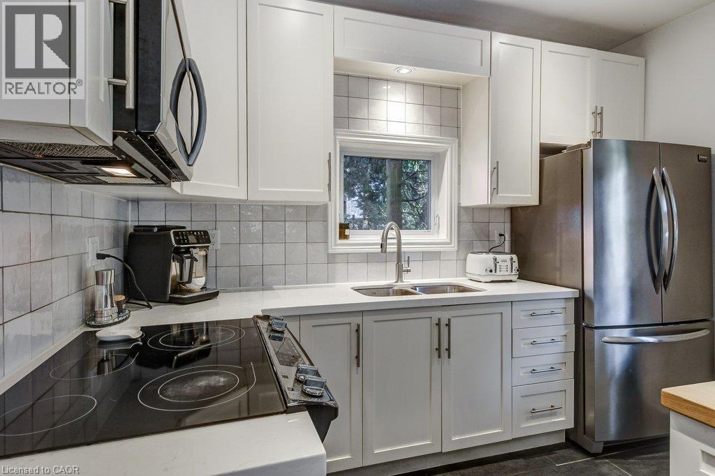 43 Rosslyn Avenue S Property Photo 20