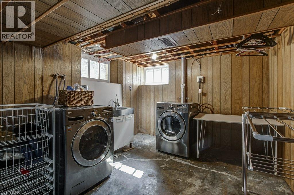 43 Rosslyn Avenue S Property Photo 40