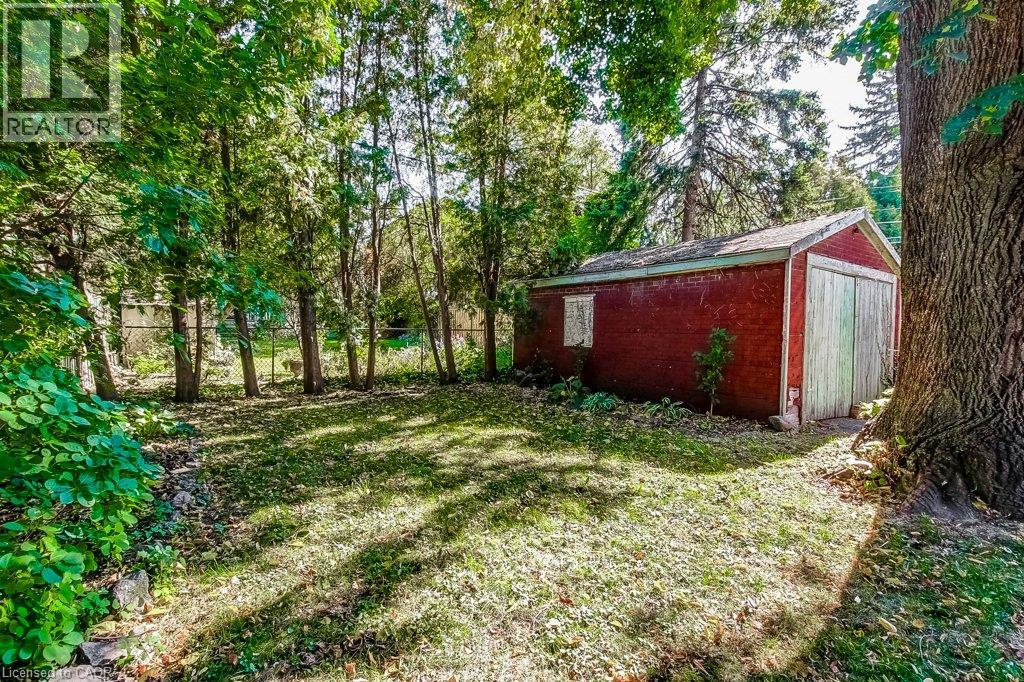 43 Rosslyn Avenue S Property Photo 43