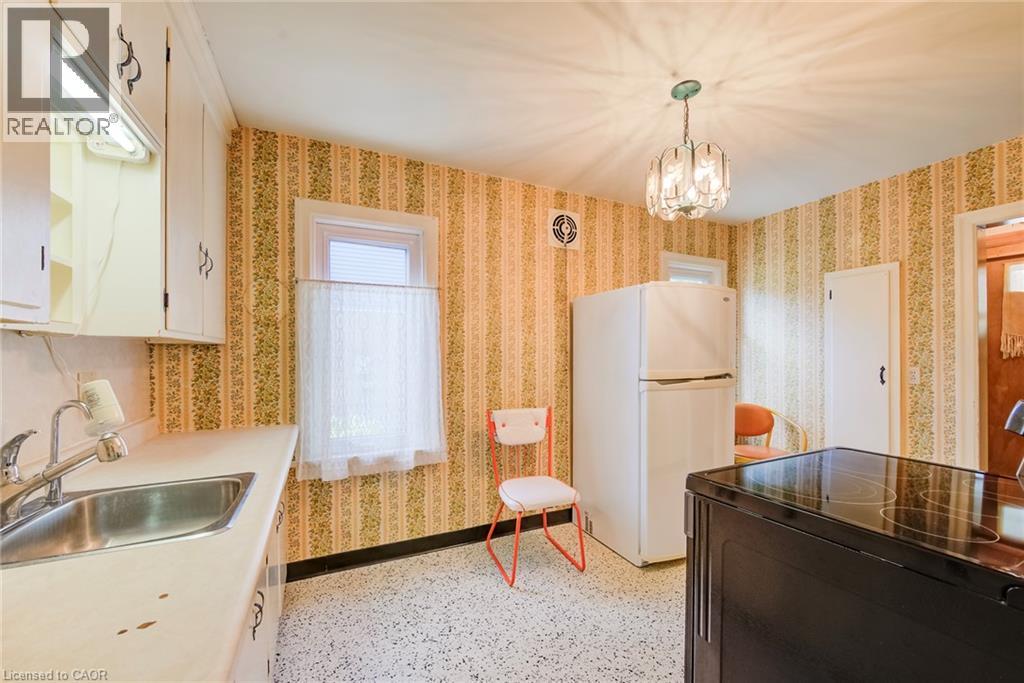 11 Crestwood Avenue Property Photo 11