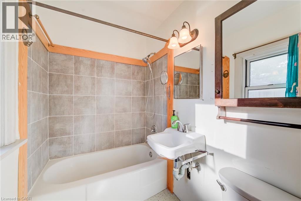 11 Crestwood Avenue Property Photo 16