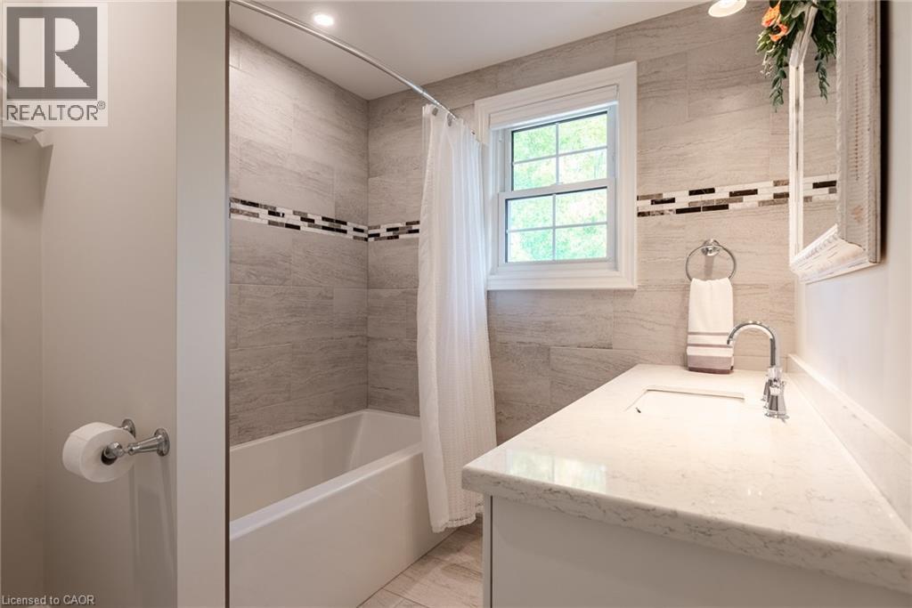 3 The Promenade Property Photo 22