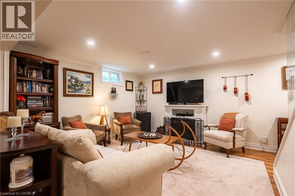 3 The Promenade Property Photo 34