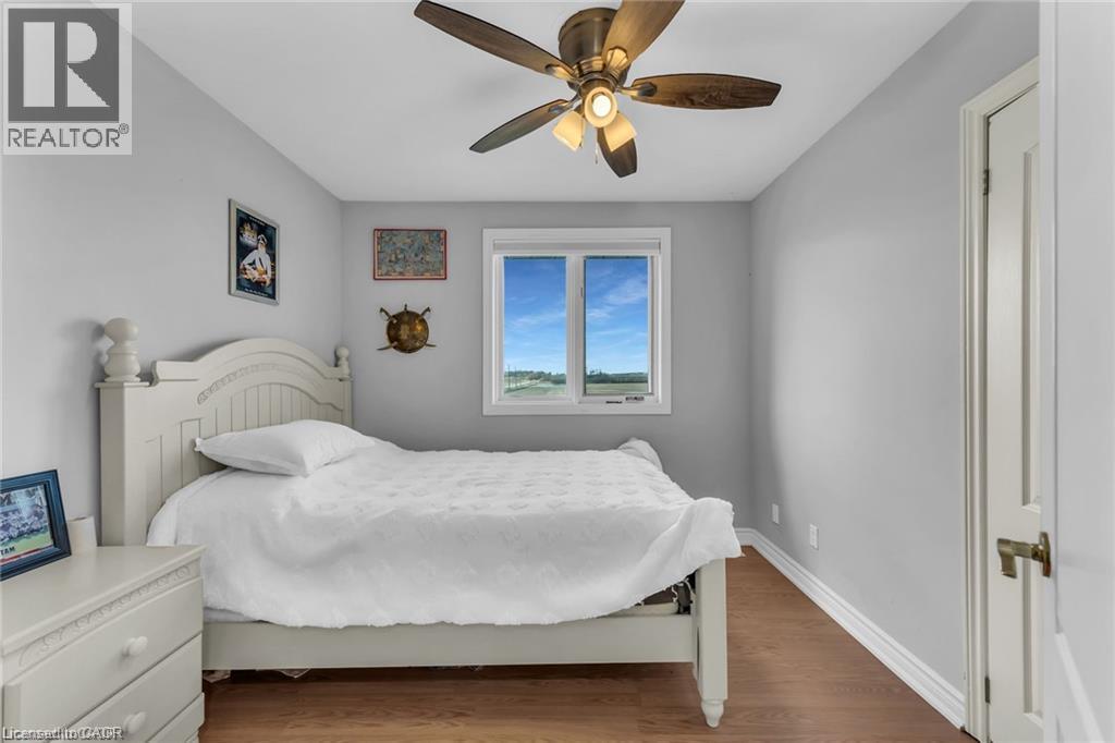283 Second Road E Property Photo 31