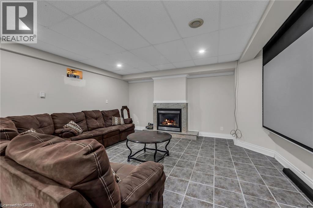 283 Second Road E Property Photo 37