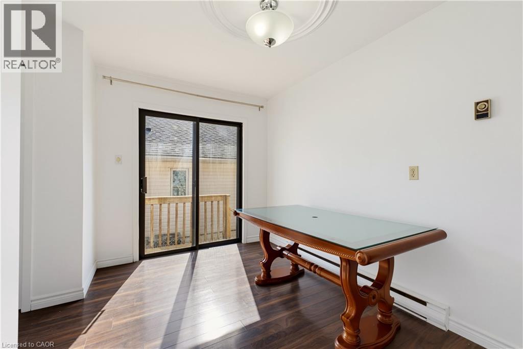 427 Lawrence Avenue Property Photo 5