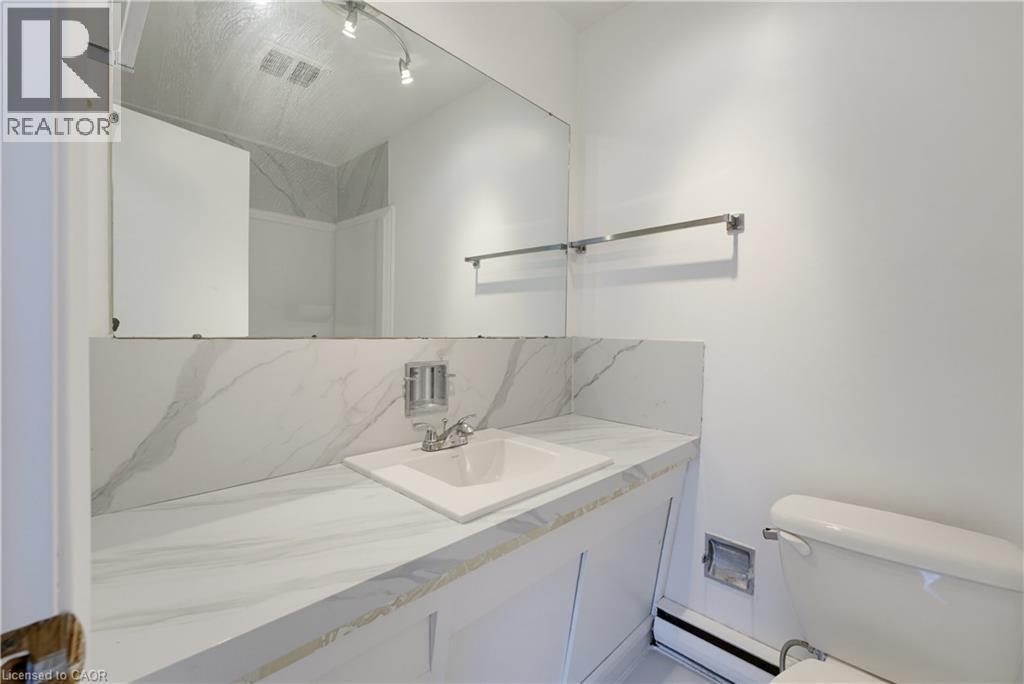 427 Lawrence Avenue Property Photo 7