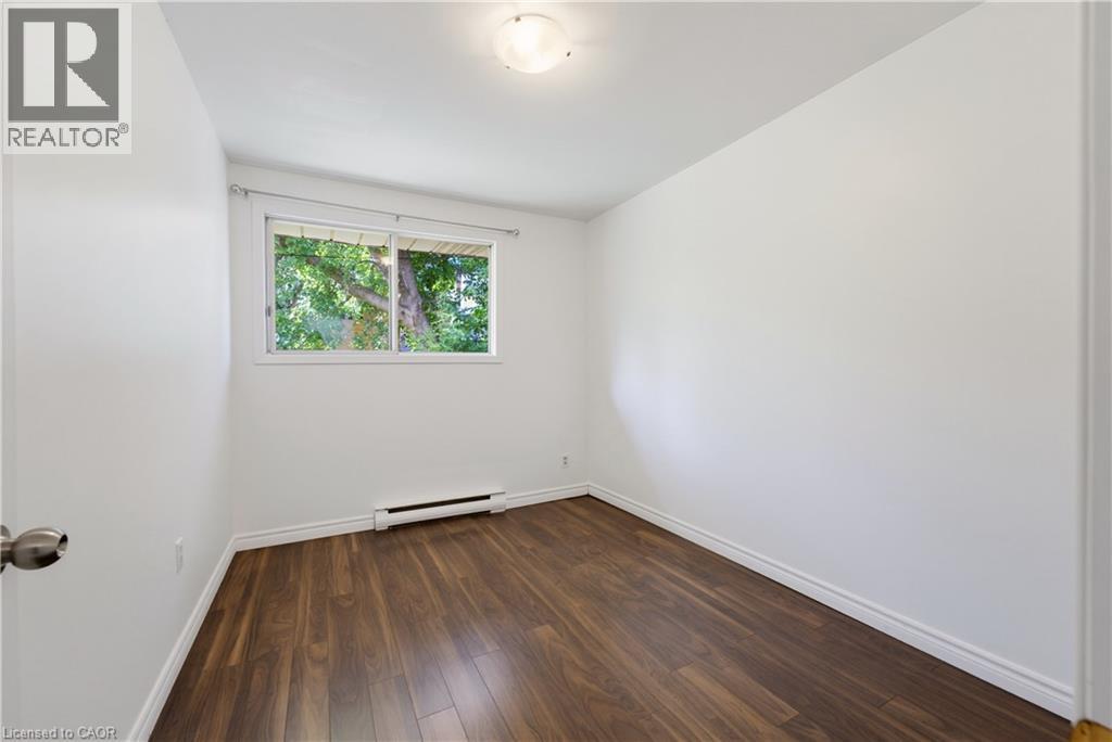 427 Lawrence Avenue Property Photo 9