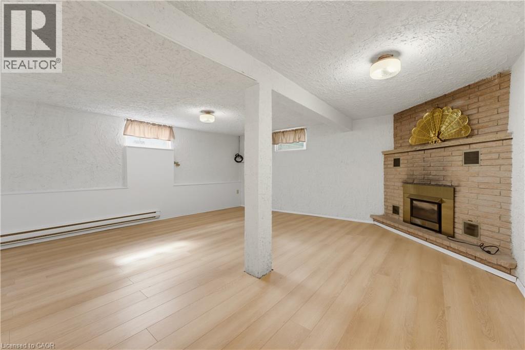 427 Lawrence Avenue Property Photo 12