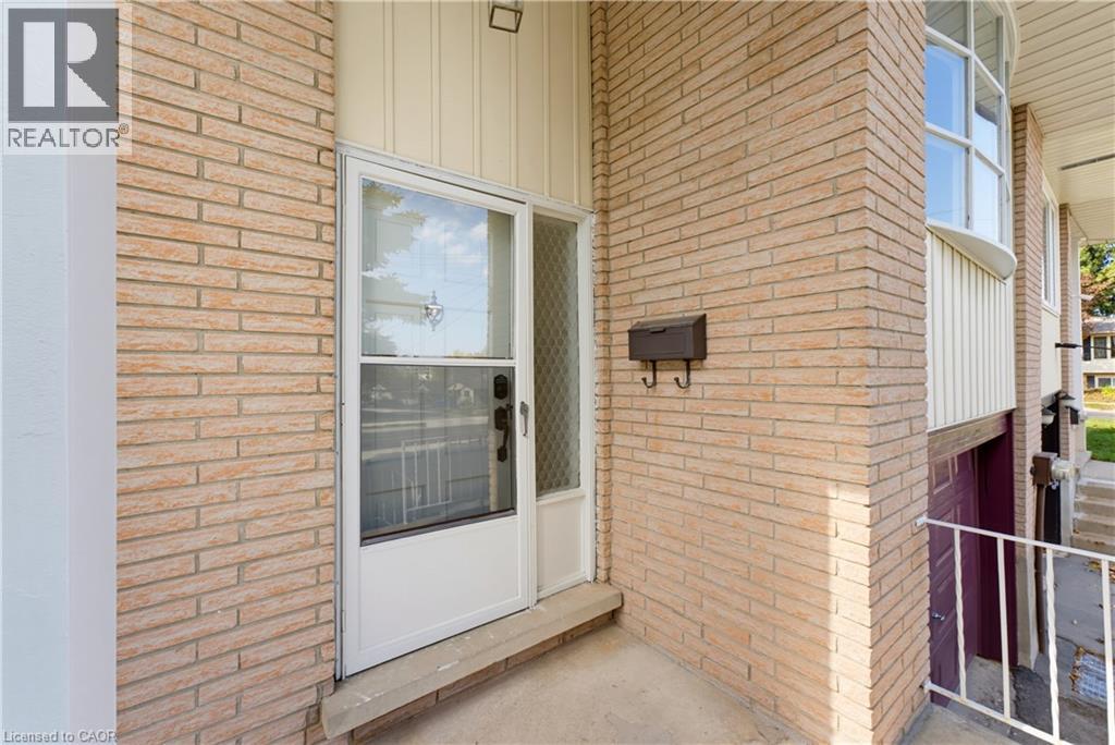427 Lawrence Avenue Property Photo 18