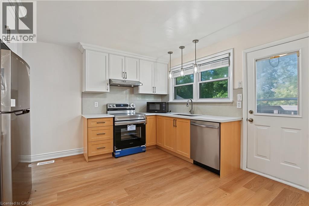 143 Elgin Crescent Property Photo 2