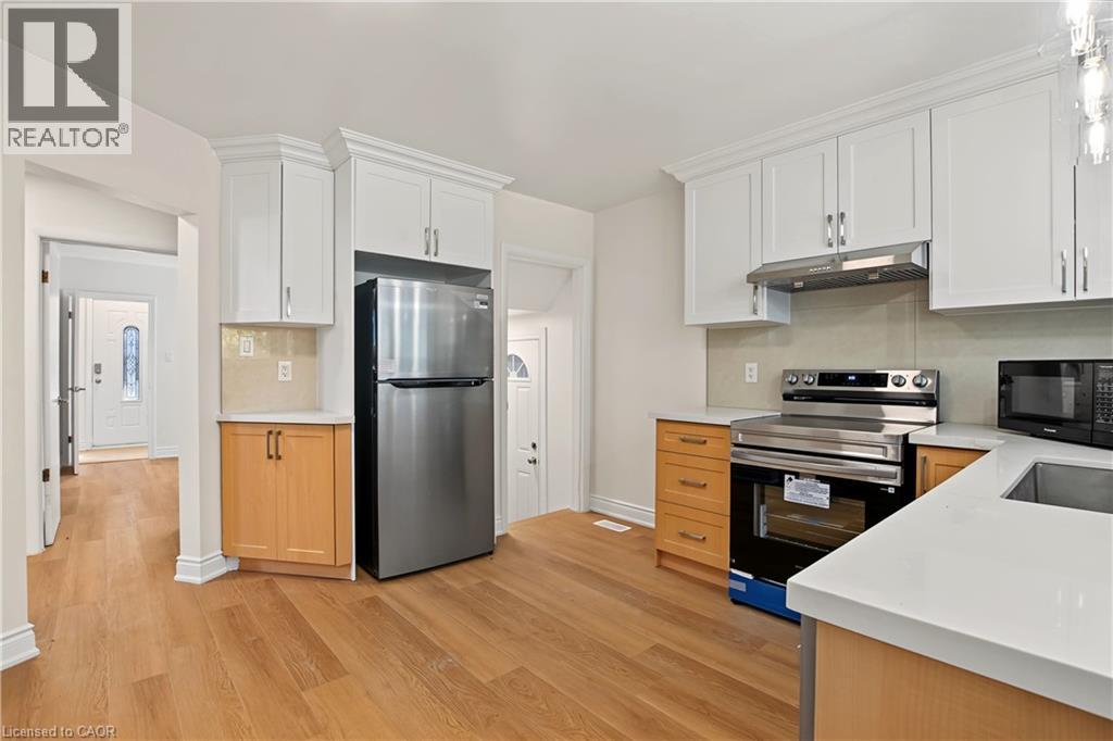 143 Elgin Crescent Property Photo 3