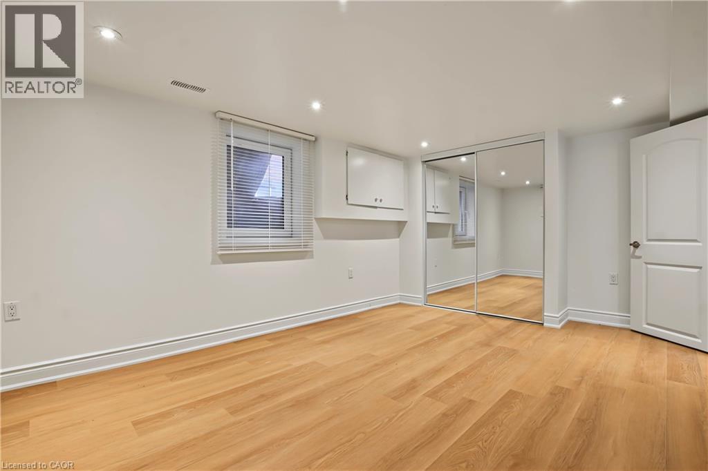 143 Elgin Crescent Property Photo 24