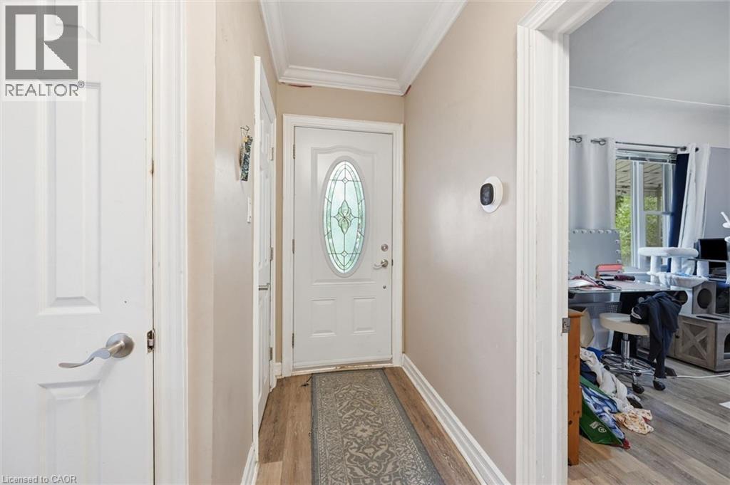 275 West 2nd Street Property Photo 4