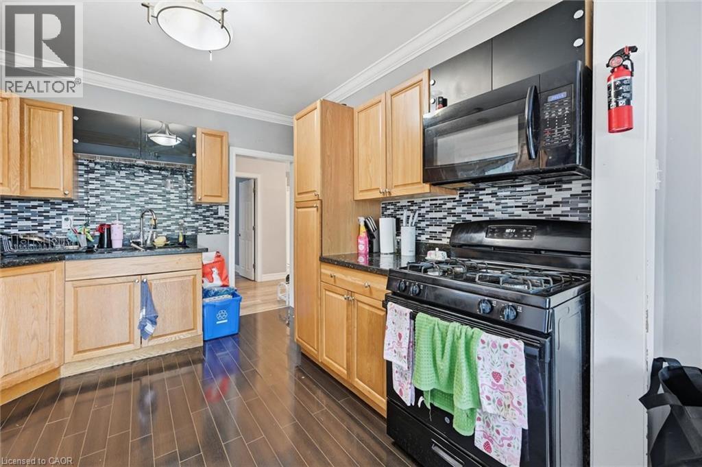 275 West 2nd Street Property Photo 5