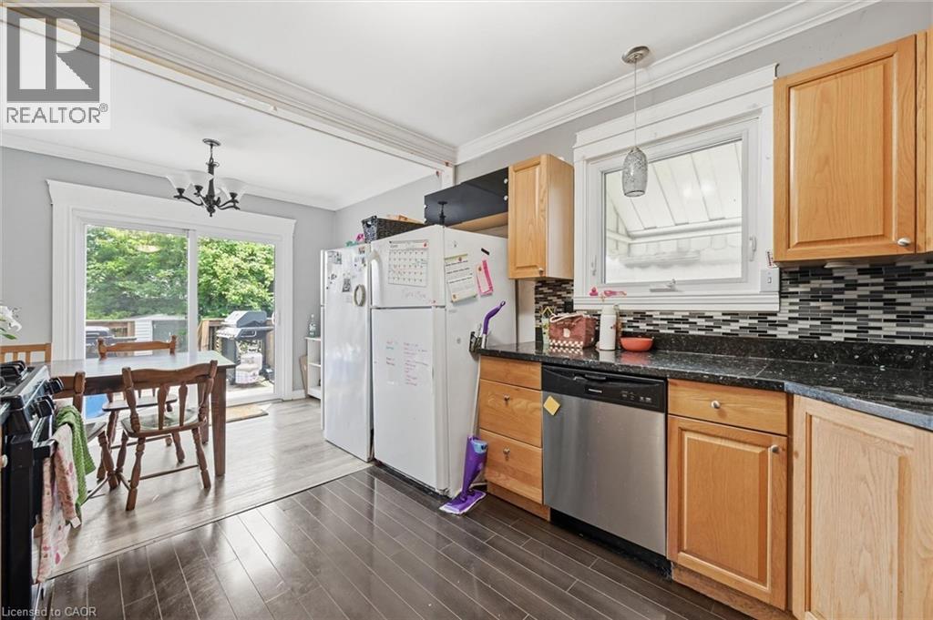 275 West 2nd Street Property Photo 7