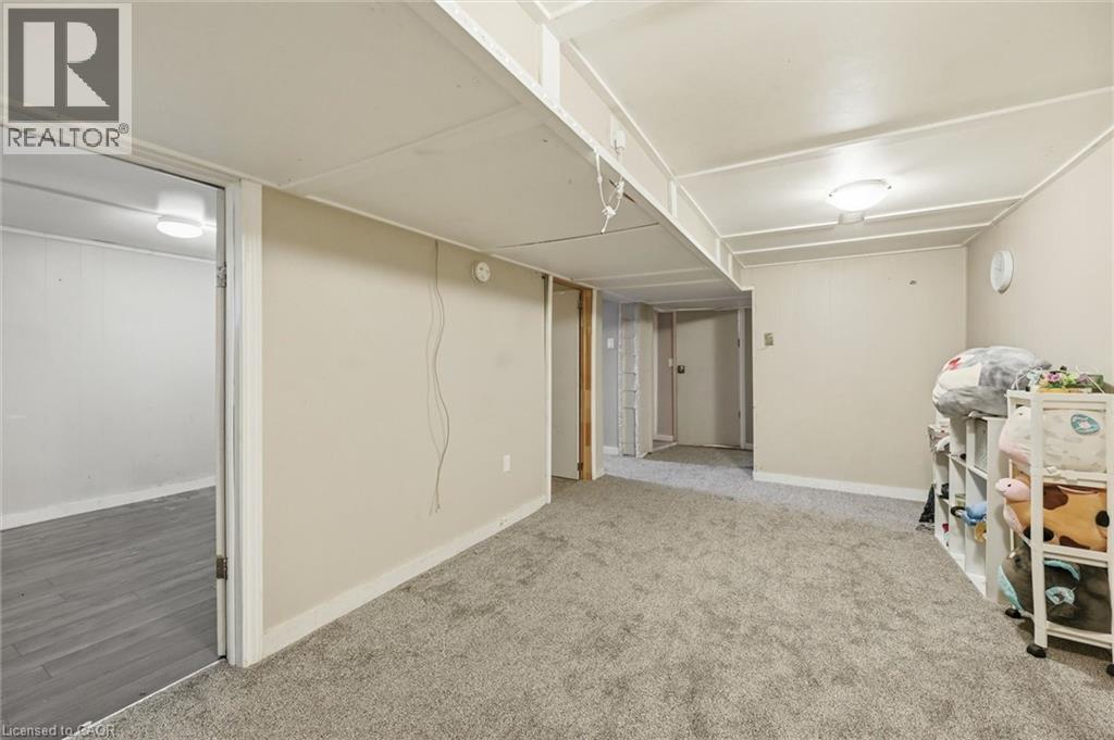 275 West 2nd Street Property Photo 19