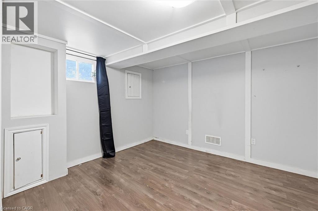 275 West 2nd Street Property Photo 22