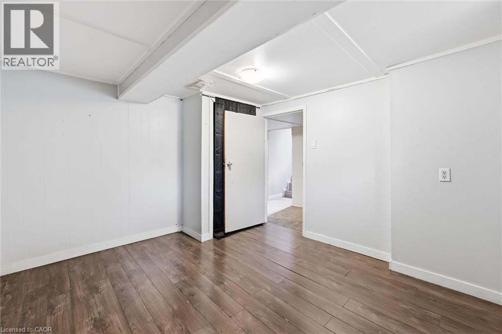 275 West 2nd Street Property Photo 23