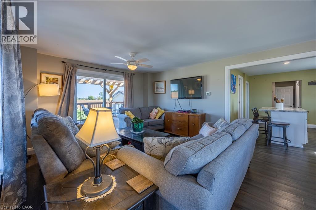 2936 Lakeshore Road Property Photo 6