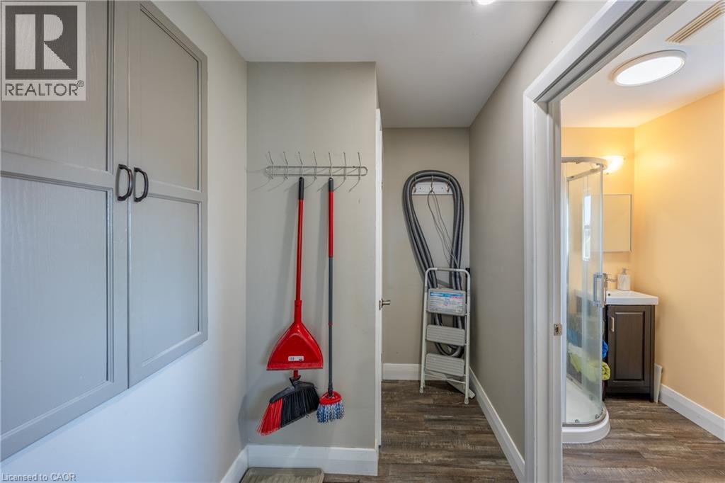 2936 Lakeshore Road Property Photo 11
