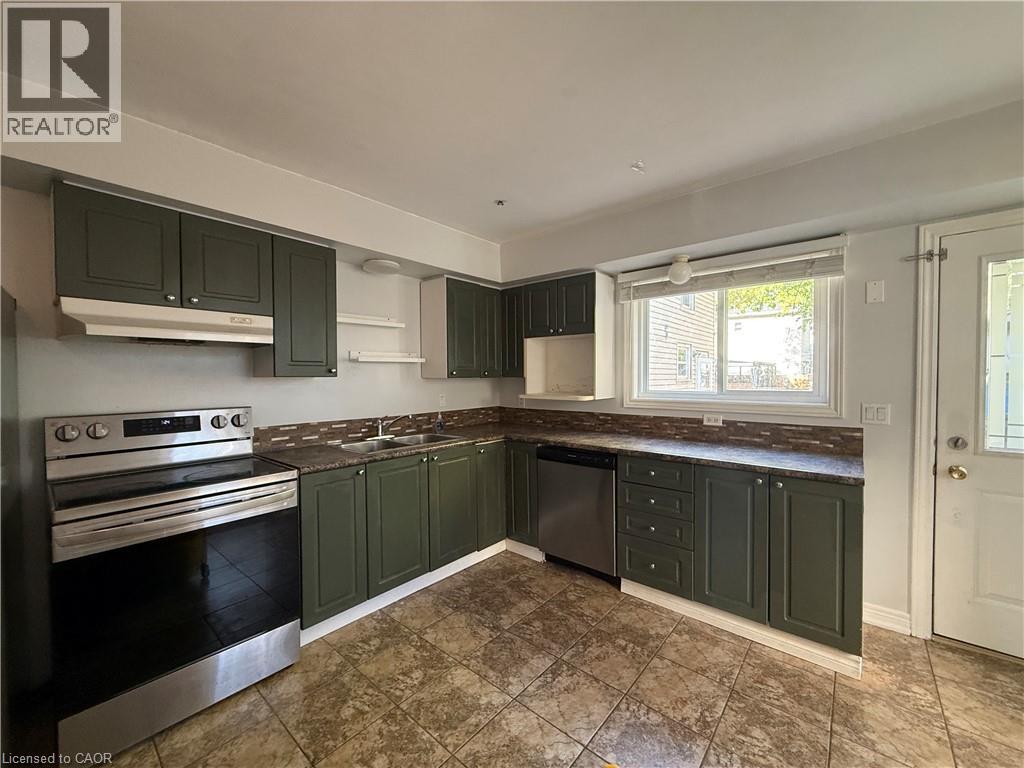 1087 Cannon Street E Property Photo 4