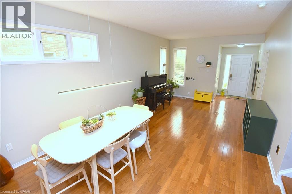 22 Moore Crescent Property Photo 8