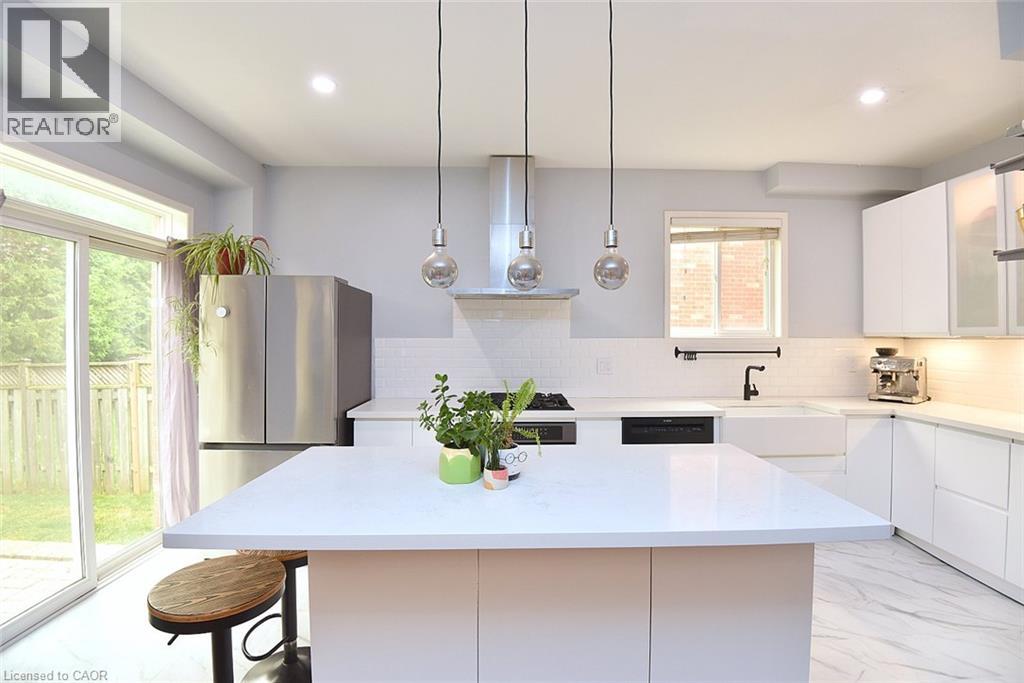 22 Moore Crescent Property Photo 18