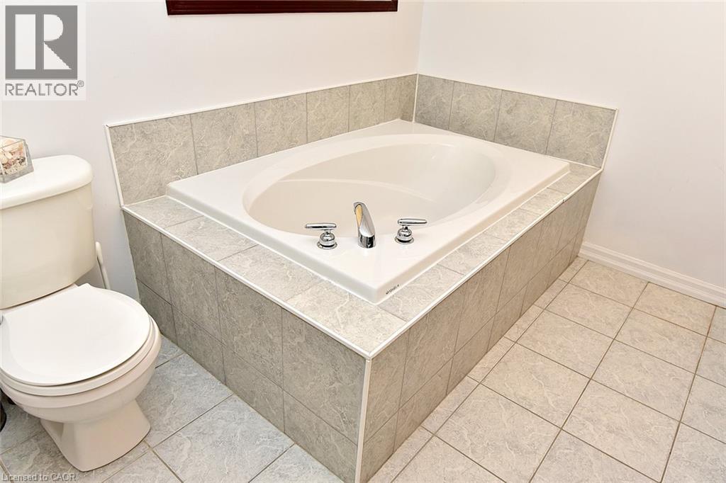 22 Moore Crescent Property Photo 30