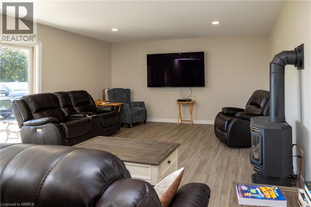 2173 Cockshutt Road Property Photo 35