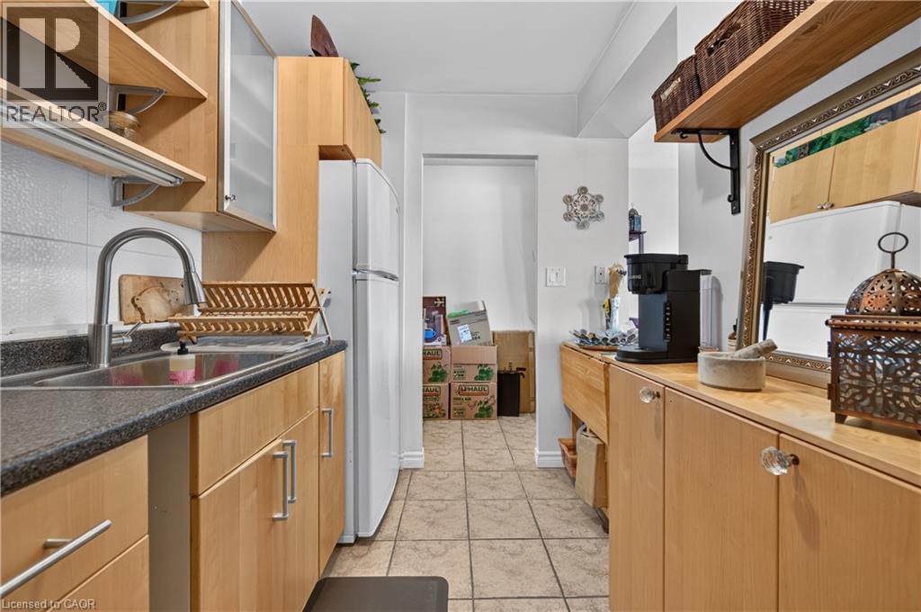 150 Charlton Avenue E Unit# 804 Property Photo 5