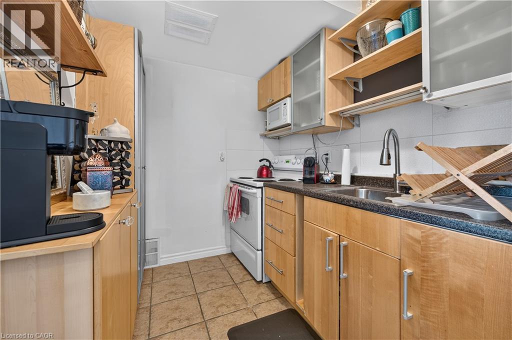 150 Charlton Avenue E Unit# 804 Property Photo 6