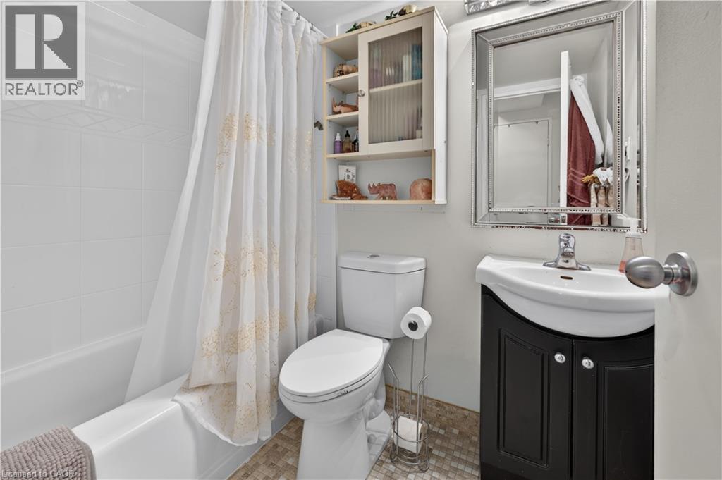 150 Charlton Avenue E Unit# 804 Property Photo 8