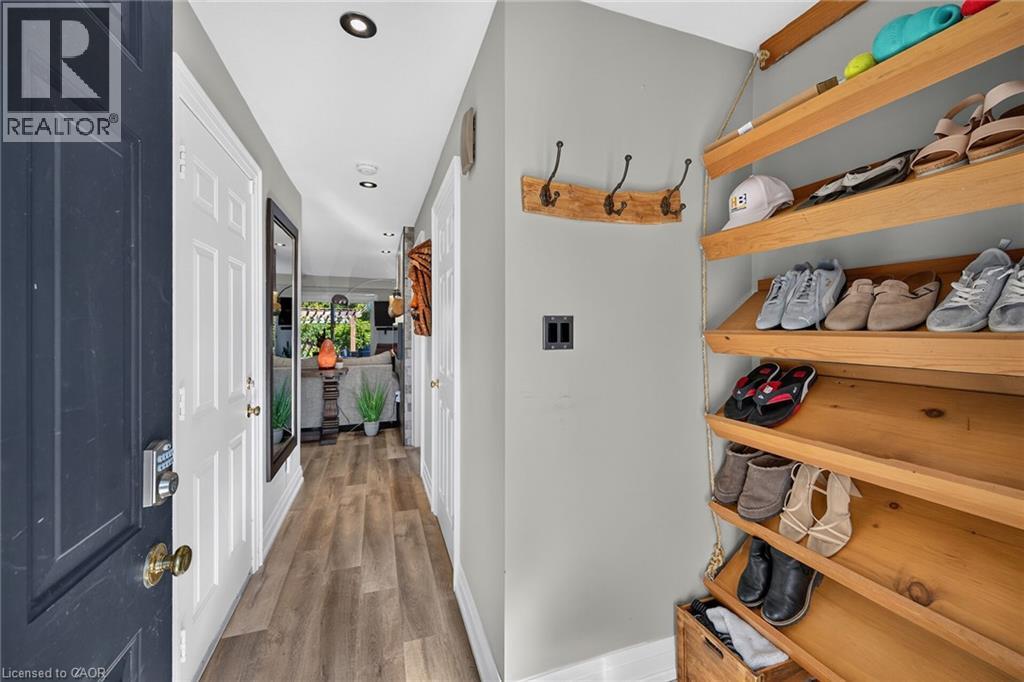 4377 Beverley Crescent Property Photo 4