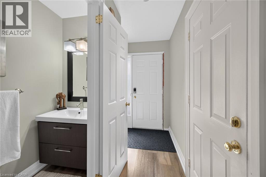 4377 Beverley Crescent Property Photo 6