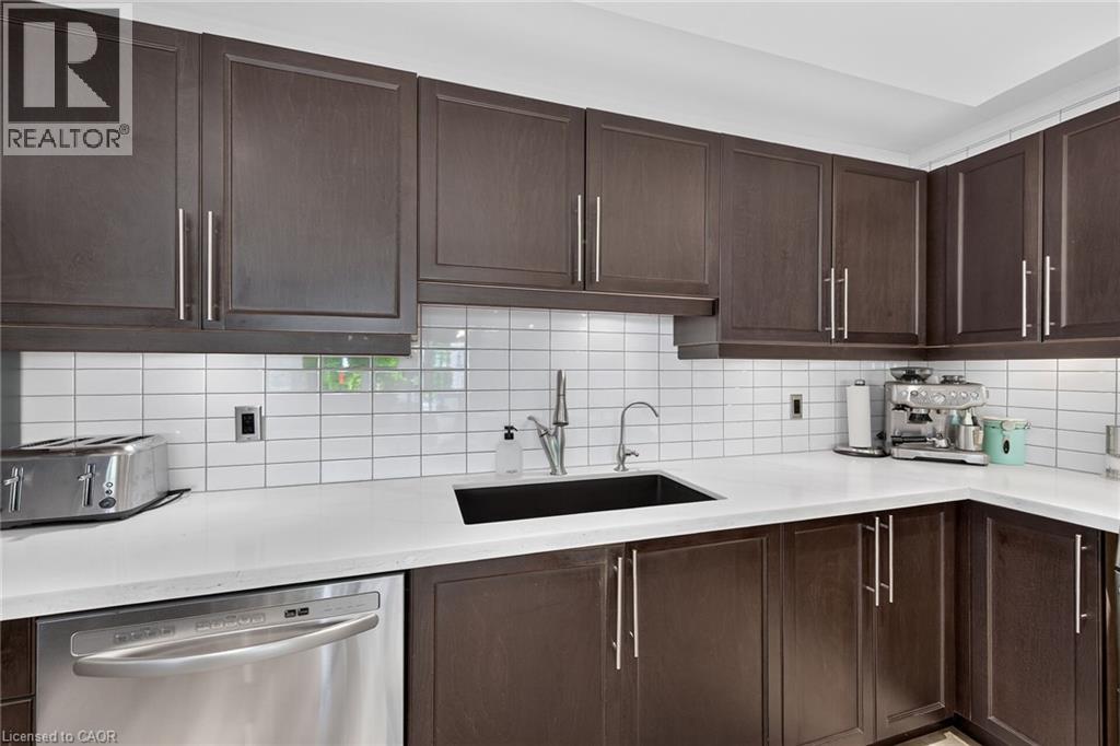 4377 Beverley Crescent Property Photo 12