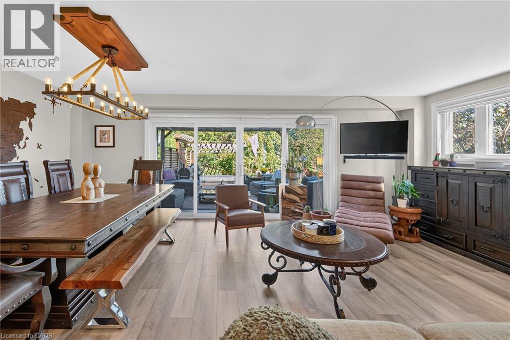 4377 Beverley Crescent Property Photo 14