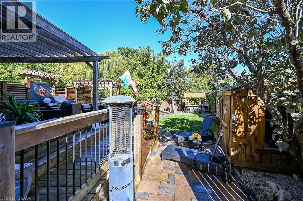 4377 Beverley Crescent Property Photo 38