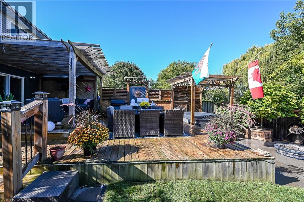 4377 Beverley Crescent Property Photo 45