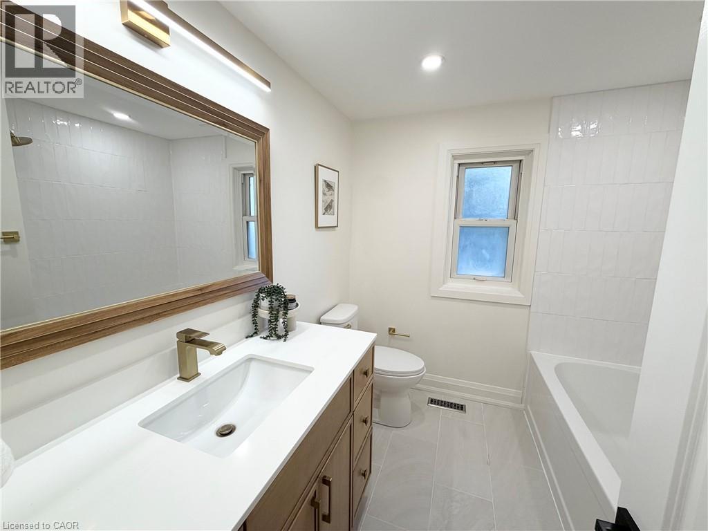2379 Maryvale Court Property Photo 9