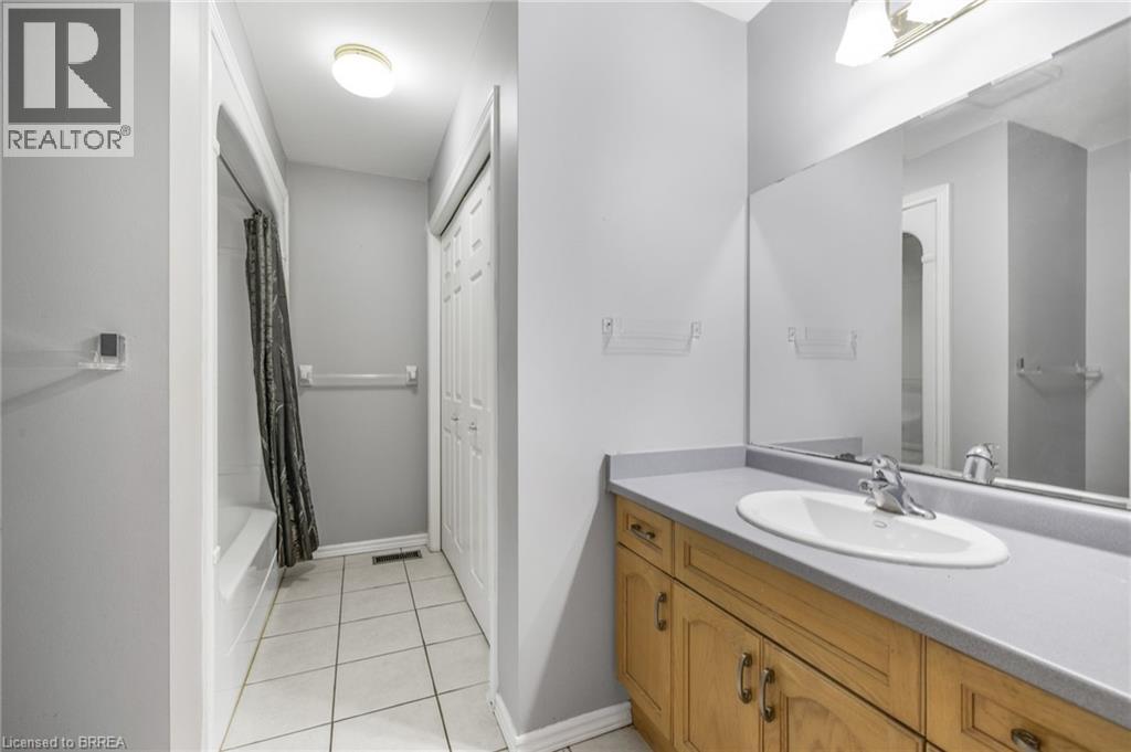 570 West Street Unit# 2 Property Photo 8