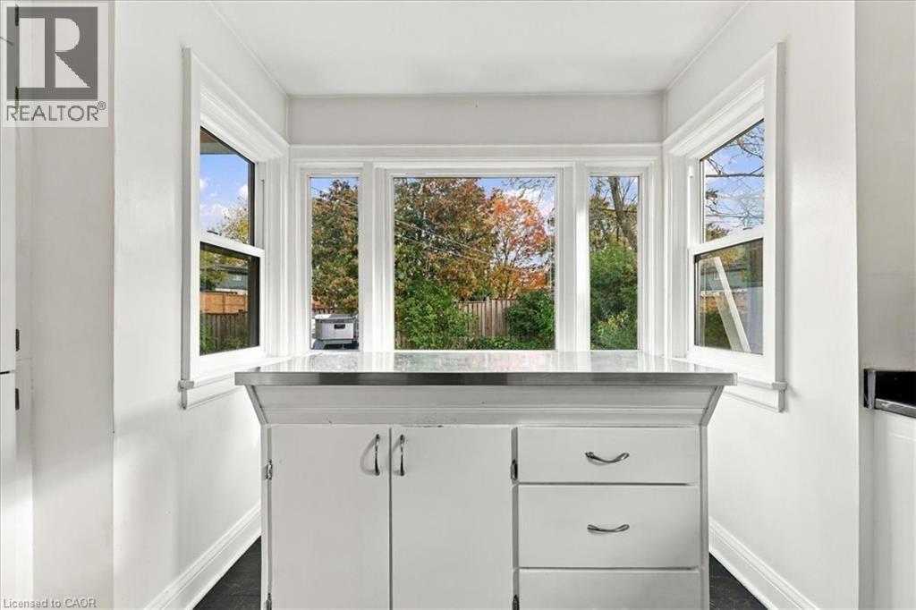 85 Hungerford Road Property Photo 15
