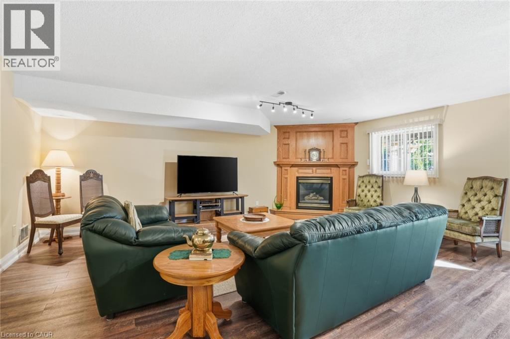9 Kinsman Court S Property Photo 6