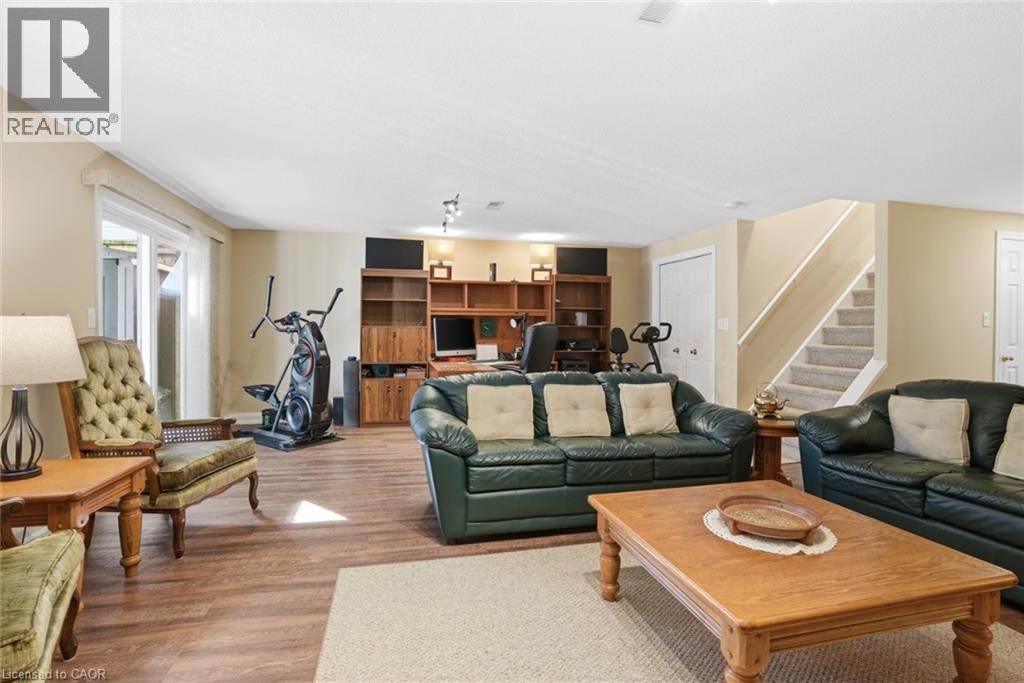 9 Kinsman Court S Property Photo 10