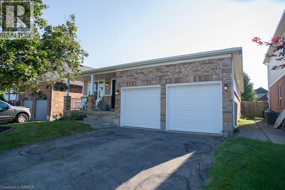 48 Lovell Crescent Property Photo 3