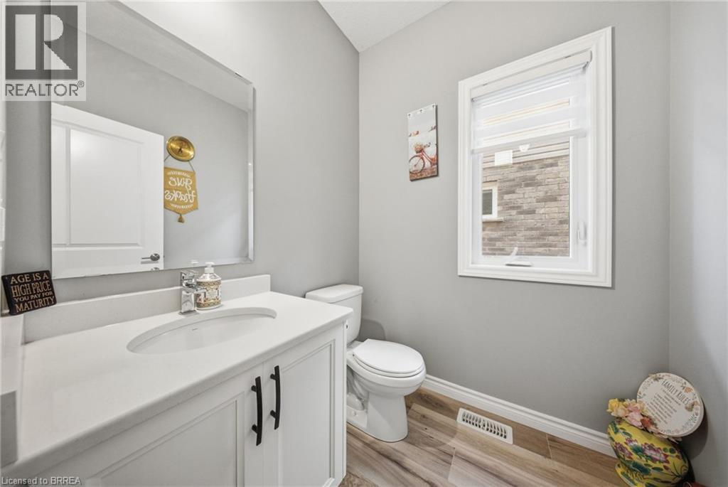 112 Honey Street Property Photo 4